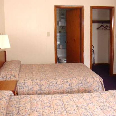 Wesley Inn and Suites Room