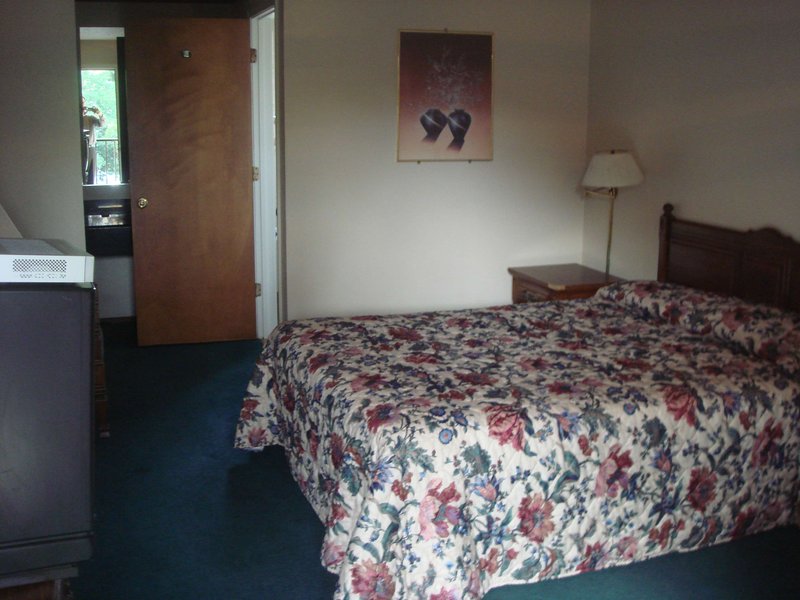 Valley Inn San Jose Guest Room