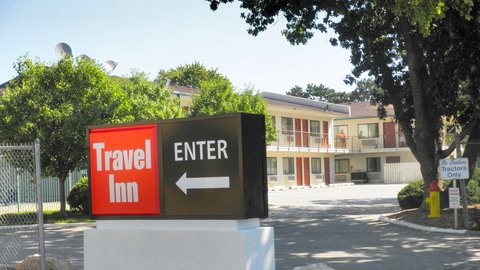 MH TravelInn Omaha NE Property Exter