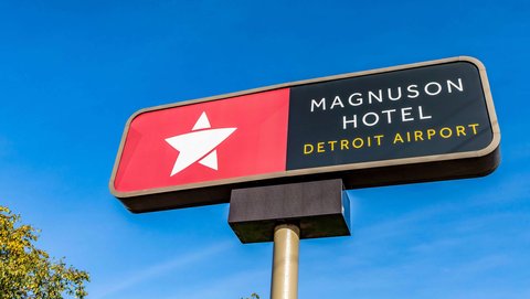 MH DetroitAirport Detroit MI Property Exterior
