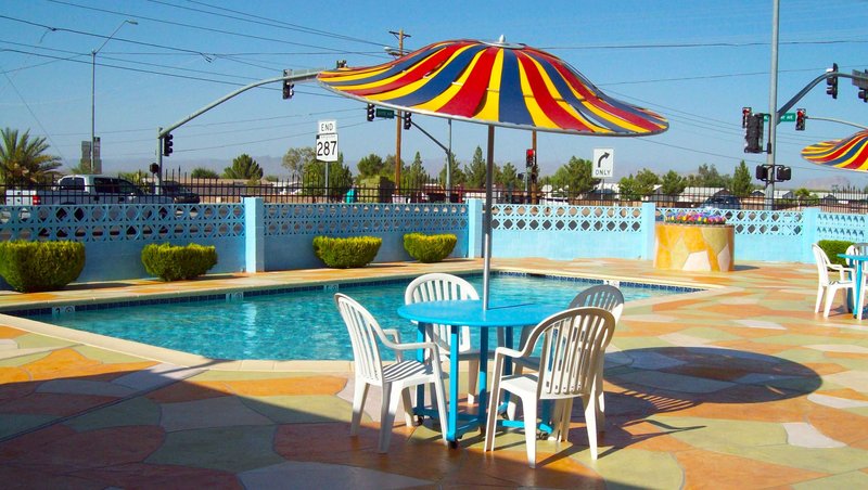 Blue Mist Motel Exterior Pool