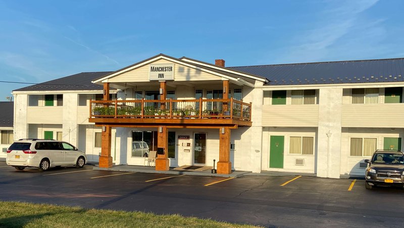 MH ManchesterInn Manchester NY Property Exterior
