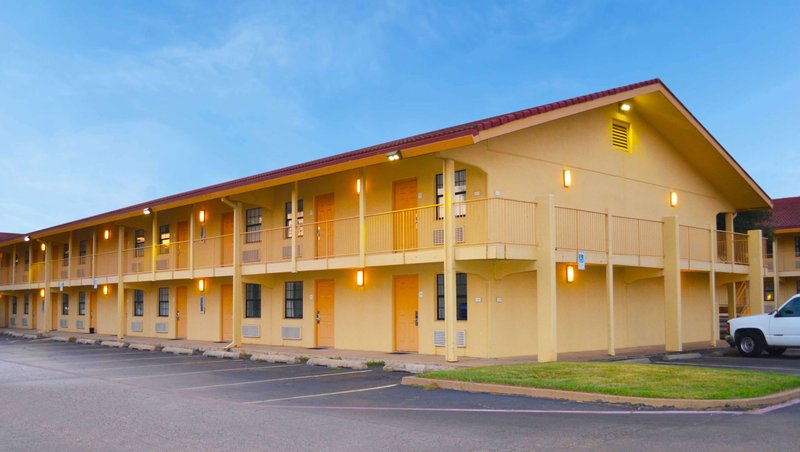 MH Texarkana Texarkana TX Property Exterior
