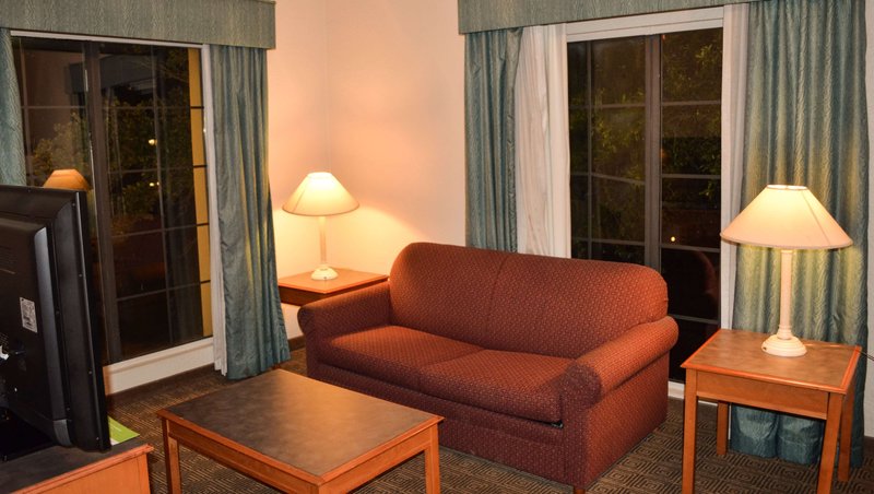 MH Texarkana Texarkana TX Guestroom Suite