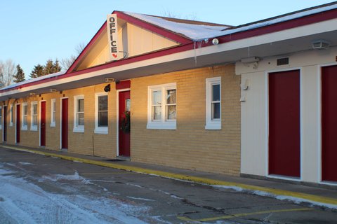 Exterior Access Rooms Hutchinson Minnesota Hotel