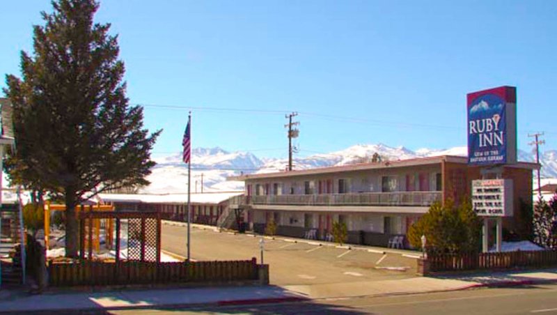 MH RubyInnBridgeport Bridgeport CA Property Exterior