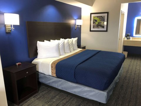 ExecutiveInn Joaquin TX GuestRoom Ki