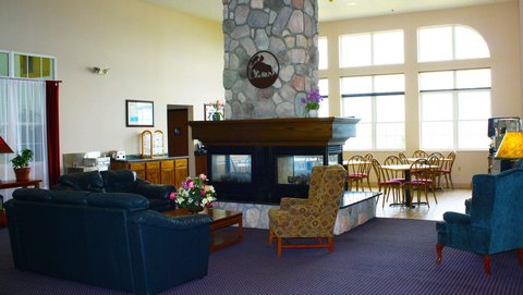 MG Lakefront Paradise MI Property Lobby