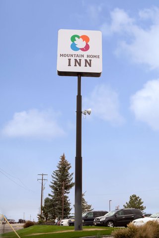 Mountain Home Inn Exterior Sign