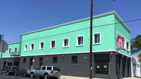 MH PlazaHotelGardena Gardena CA Property Exterior