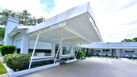 MH SunPlazaHotel SilverSprings FL Property Exterior