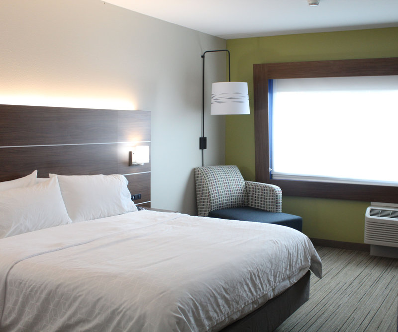 Holiday Inn Express and Suites Latta