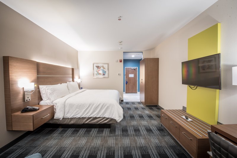 Holiday Inn Express and Suites Houston Westchase – Westheimer