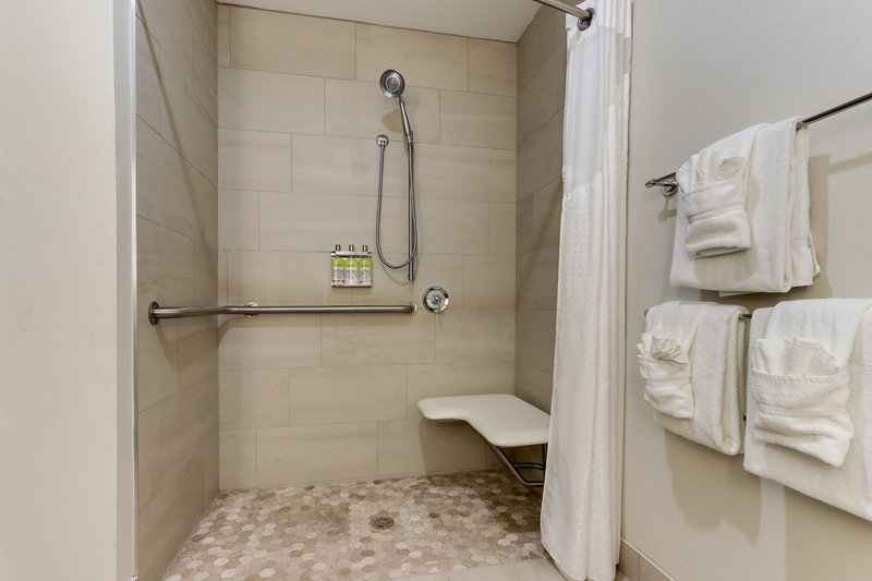 Holiday Inn Express and Suites Dayton-Centerville