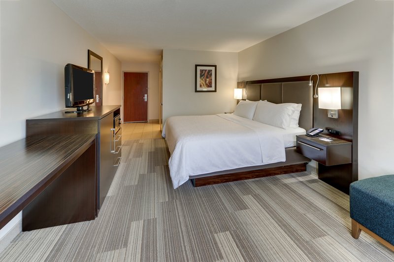 Holiday Inn Express and Suites Dayton-Centerville