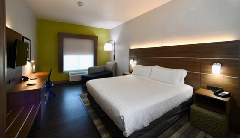 HOLIDAY INN EXP STES SEGUIN