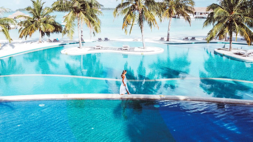 Holiday Inn Resort Kandooma Maldives Main Pool