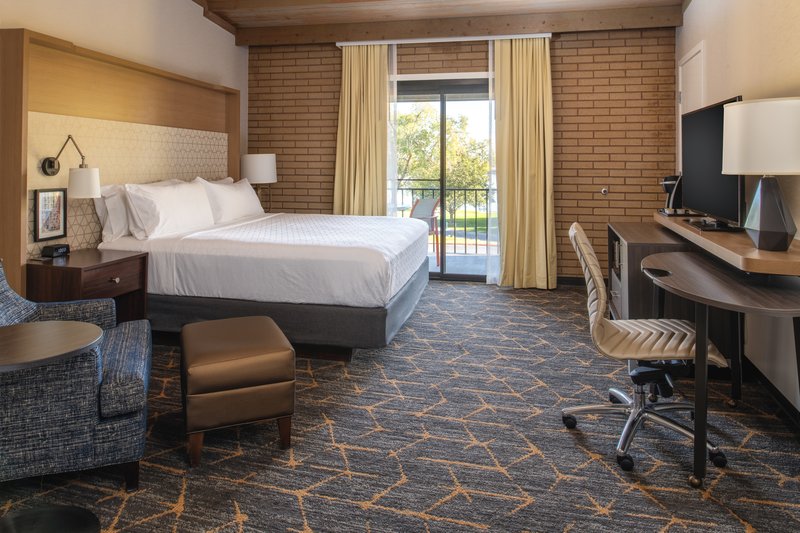 1 KING BED STANDARD RIVERVIEW NO SMOKING
