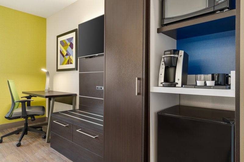 Holiday Inn Express Jamaica – JFK AirTrain – NYC