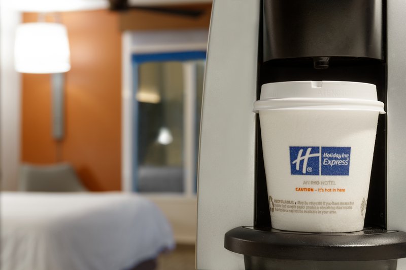 HOLIDAY INN EXP STES OPELIKA A