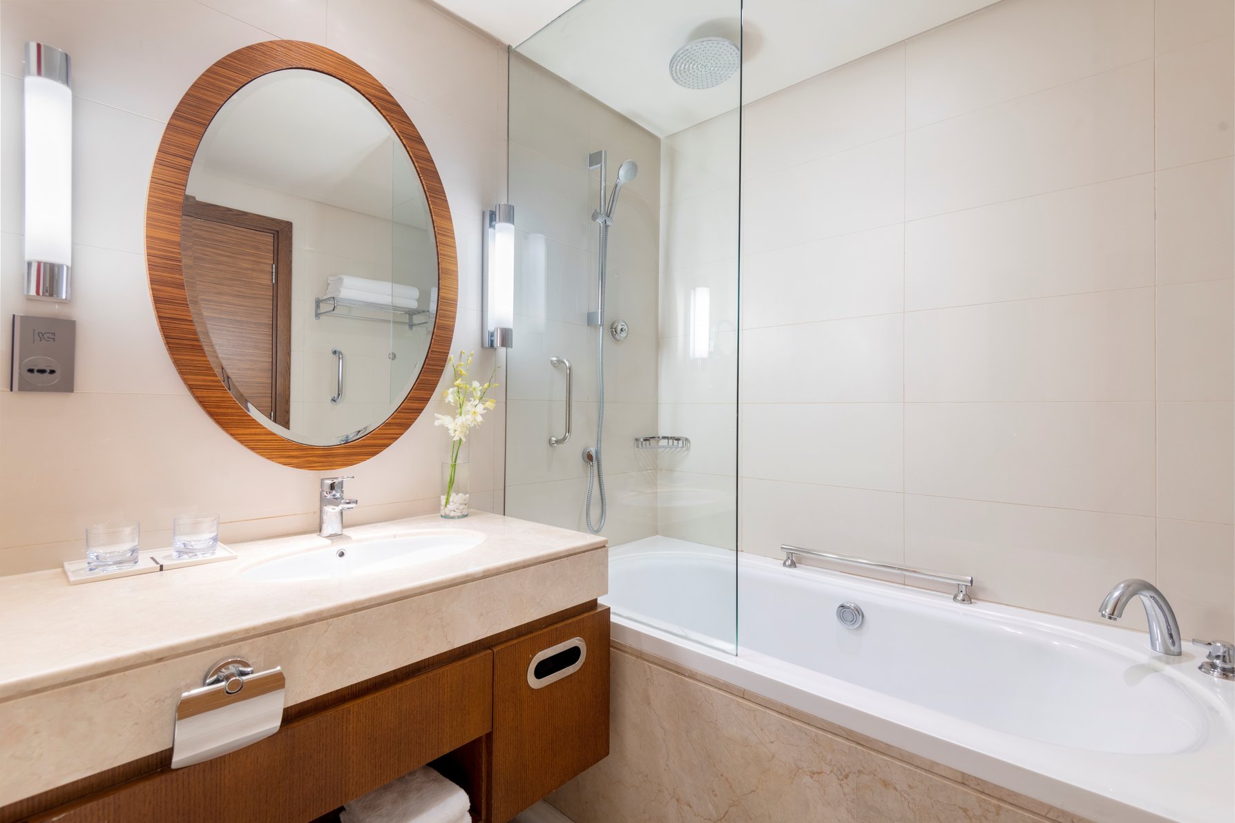 Crowne Plaza Doha - The Business Park by IHG Room Type - 2 Bedroom Suite 1 King 2 Single