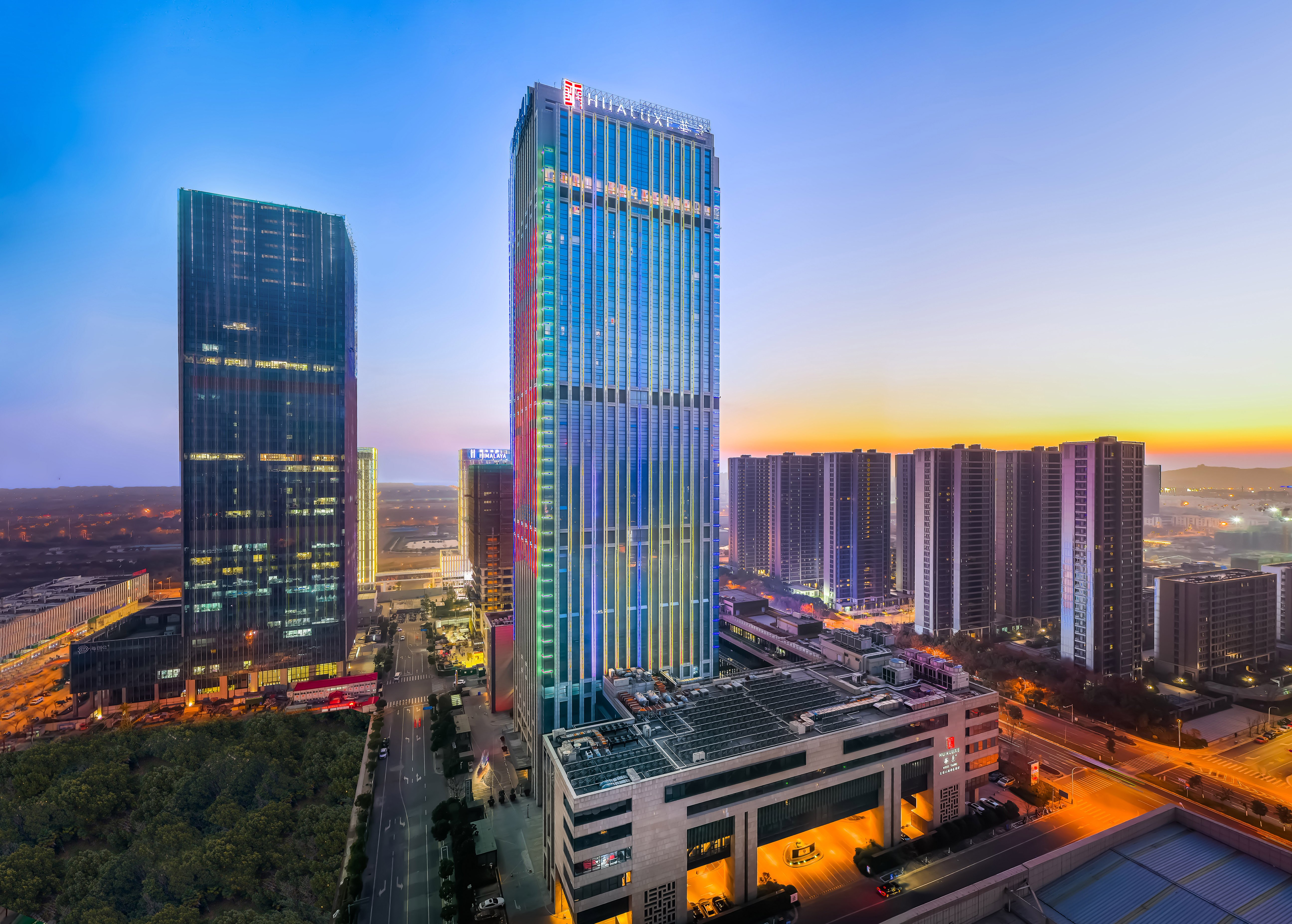 HUALUXE Wuxi Taihu Hotel