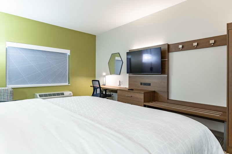 1 KING BED STANDARD NON SMOKING