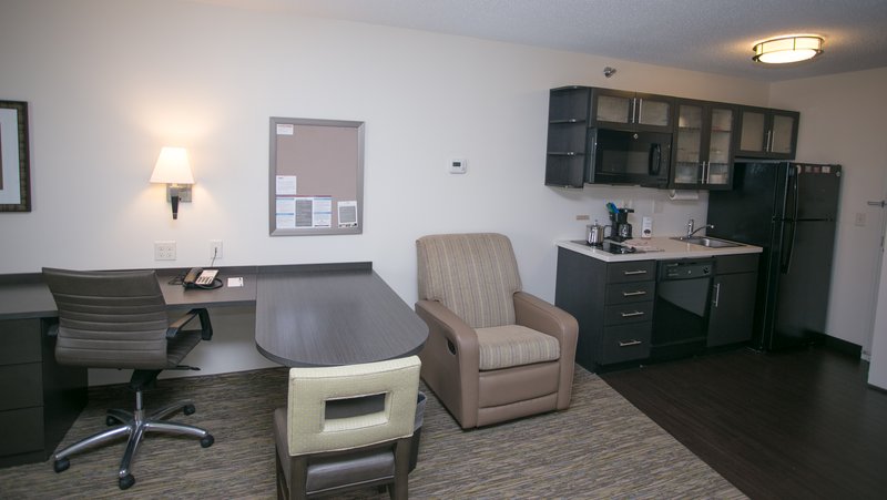 CANDLEWOOD SUITES UNIV AREA