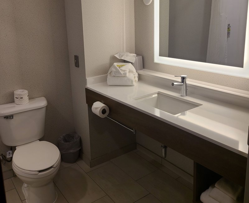 HOLIDAY INN EXP NEWTON FALLS