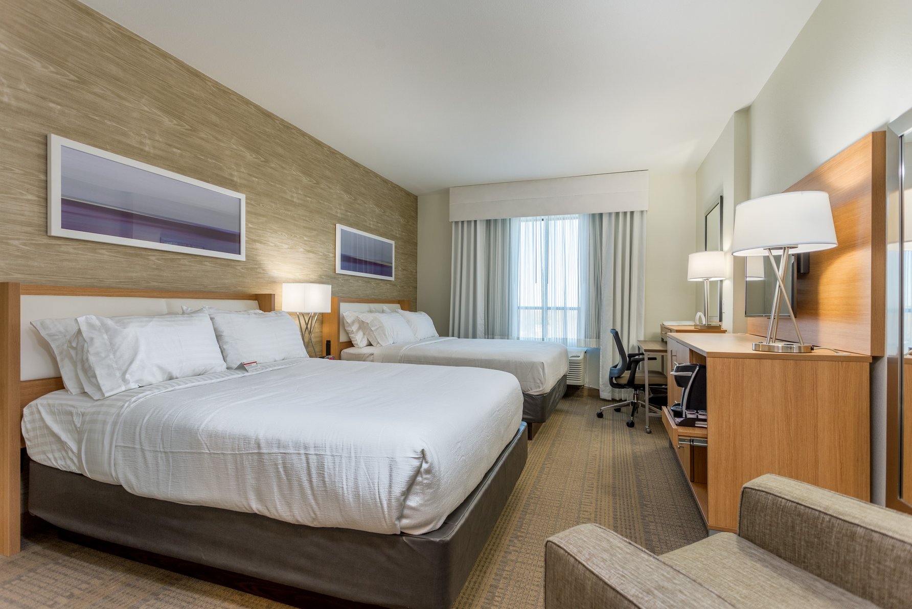 Holiday Inn San Marcos-Convention CTR Area Room Type - 2 Queen Deluxe Roll In Shower Nonsmoke