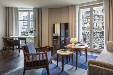 Deluxe Suite