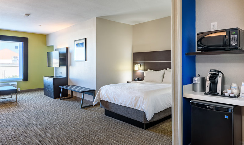 HOLIDAY INN EXP STE BASTROP