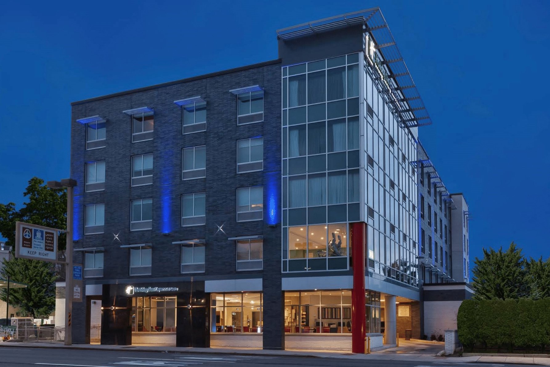 Welcome to Holiday Inn Express & Suites Jersey City