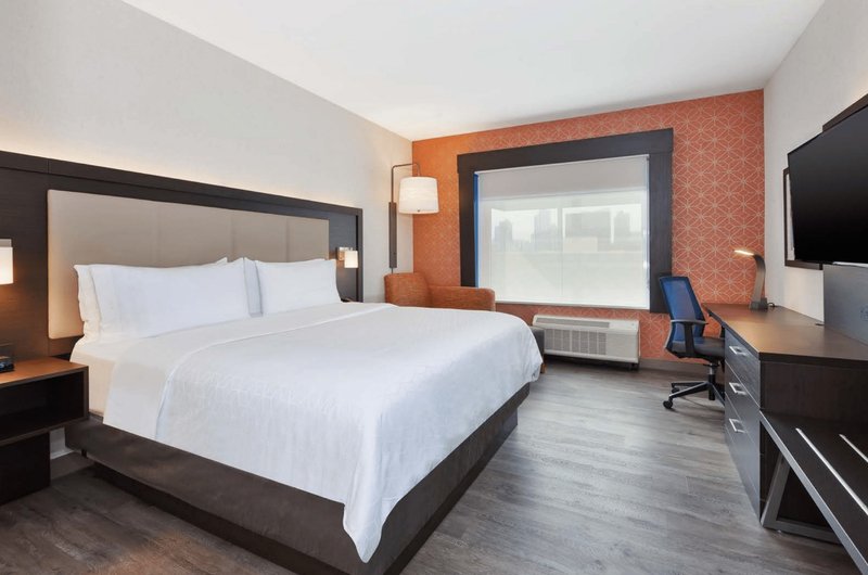 Holiday Inn Express and Suites Jersey City – Holland Tunnel