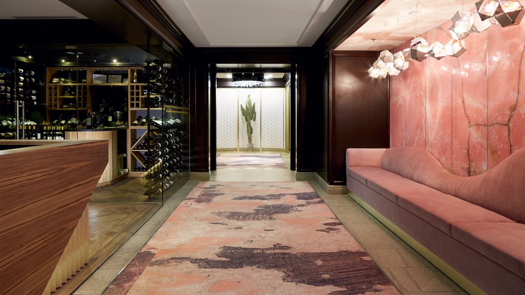 Hallway to Guest Room Elevators 