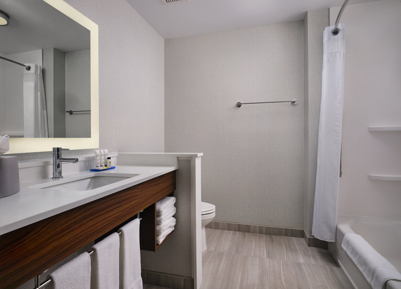 Holiday Inn Express and Suites Lockport