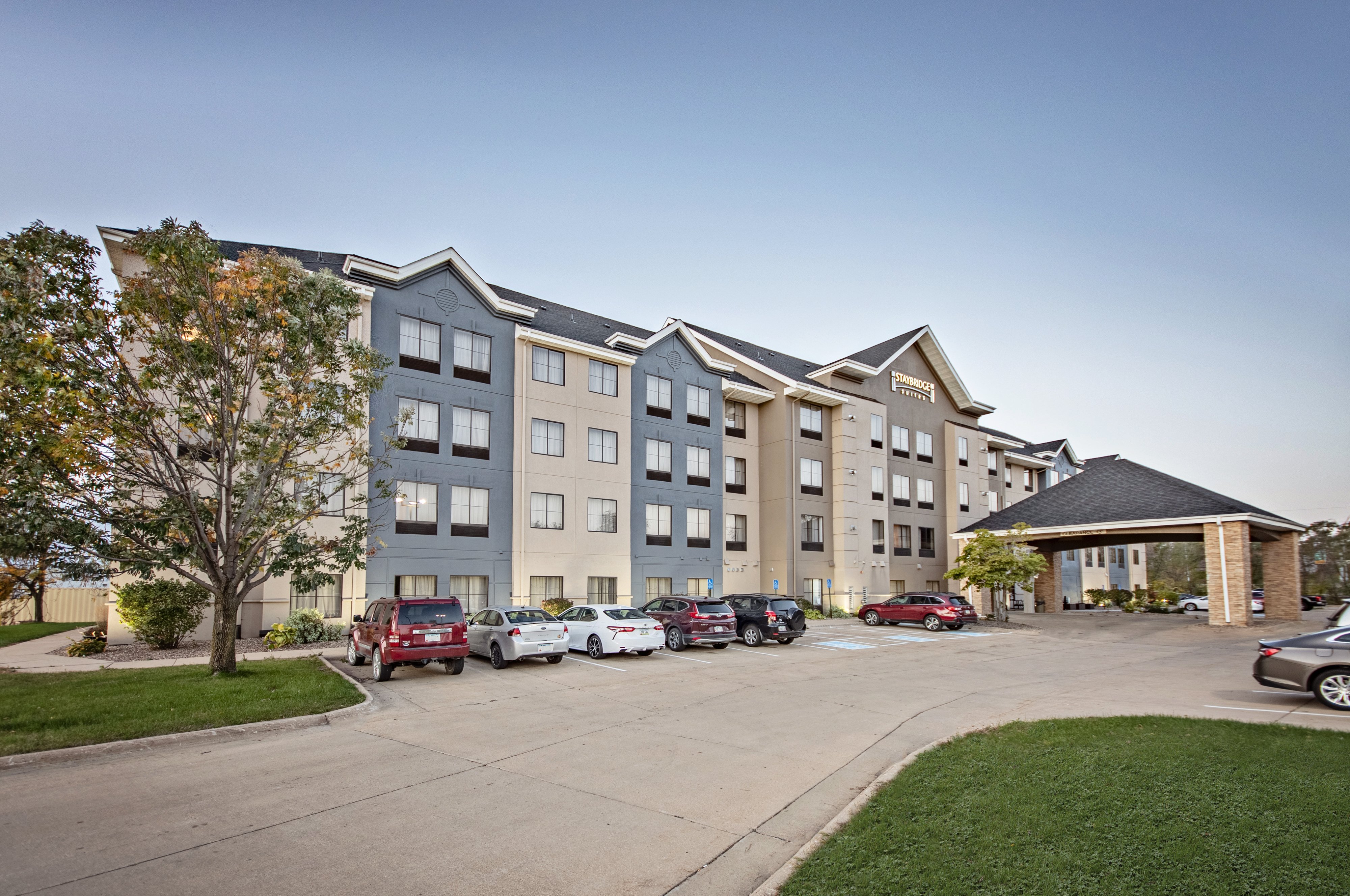 Staybridge Suites Cedar Rapids North