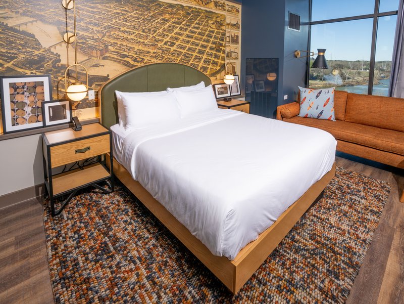 Hotel Indigo Columbus at Riverfront Place