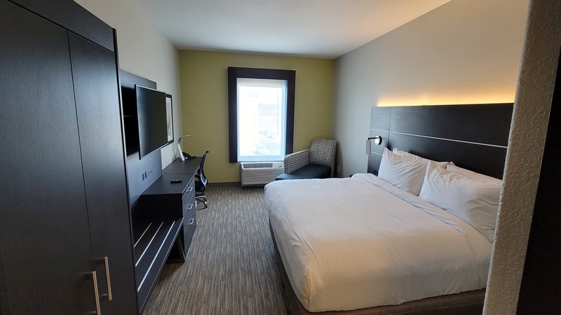 Holiday Inn Express and Suites Junction City