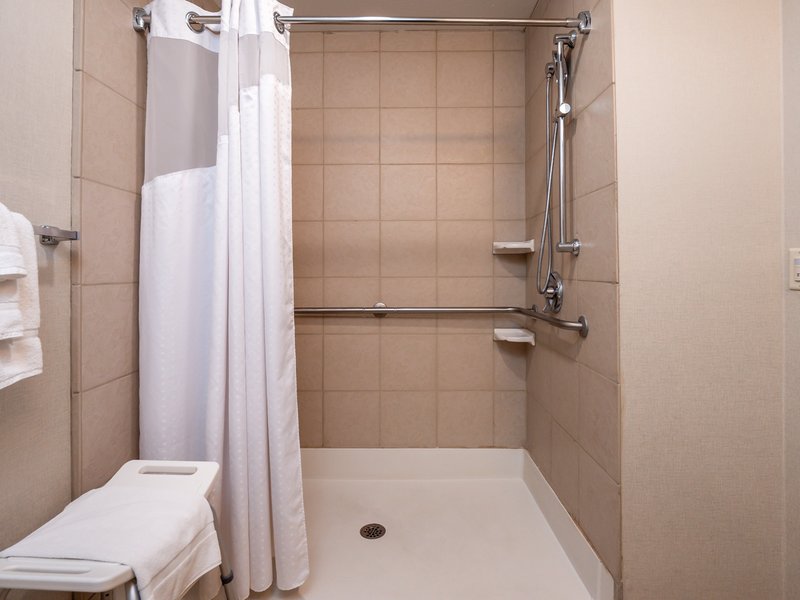 HOLIDAY INN MARSHFIELD