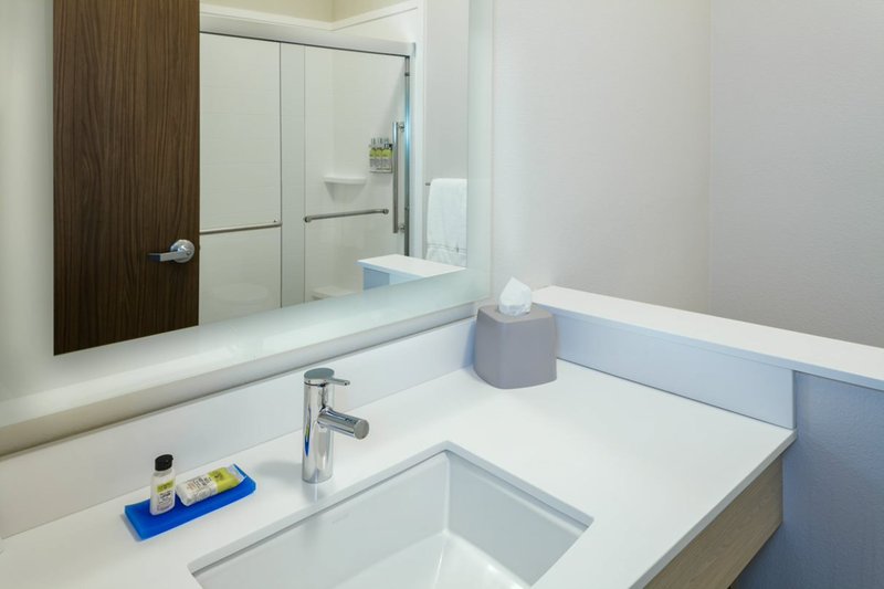 Holiday Inn Express and Suites Medford