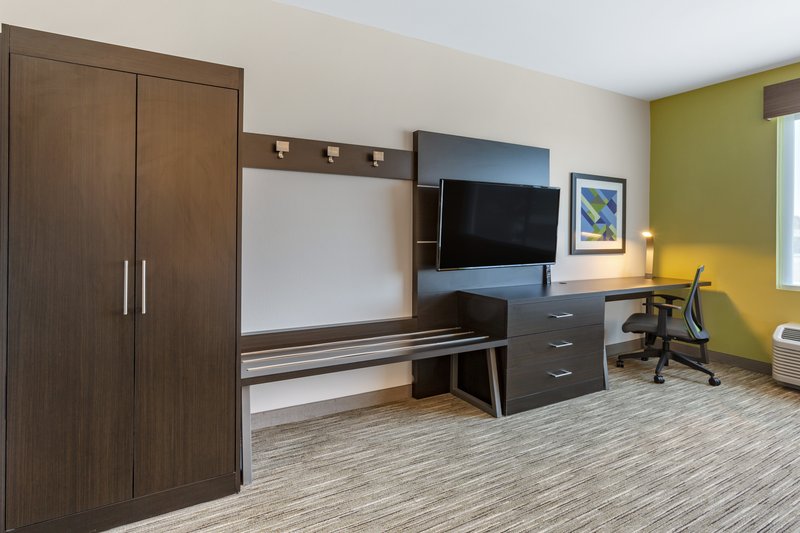 Holiday Inn Express and Suites Phoenix Dwtn – State Capitol