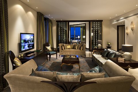 Royal Diamond Suite Living Room