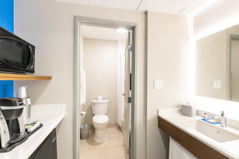 Holiday Inn Express Anaheim West