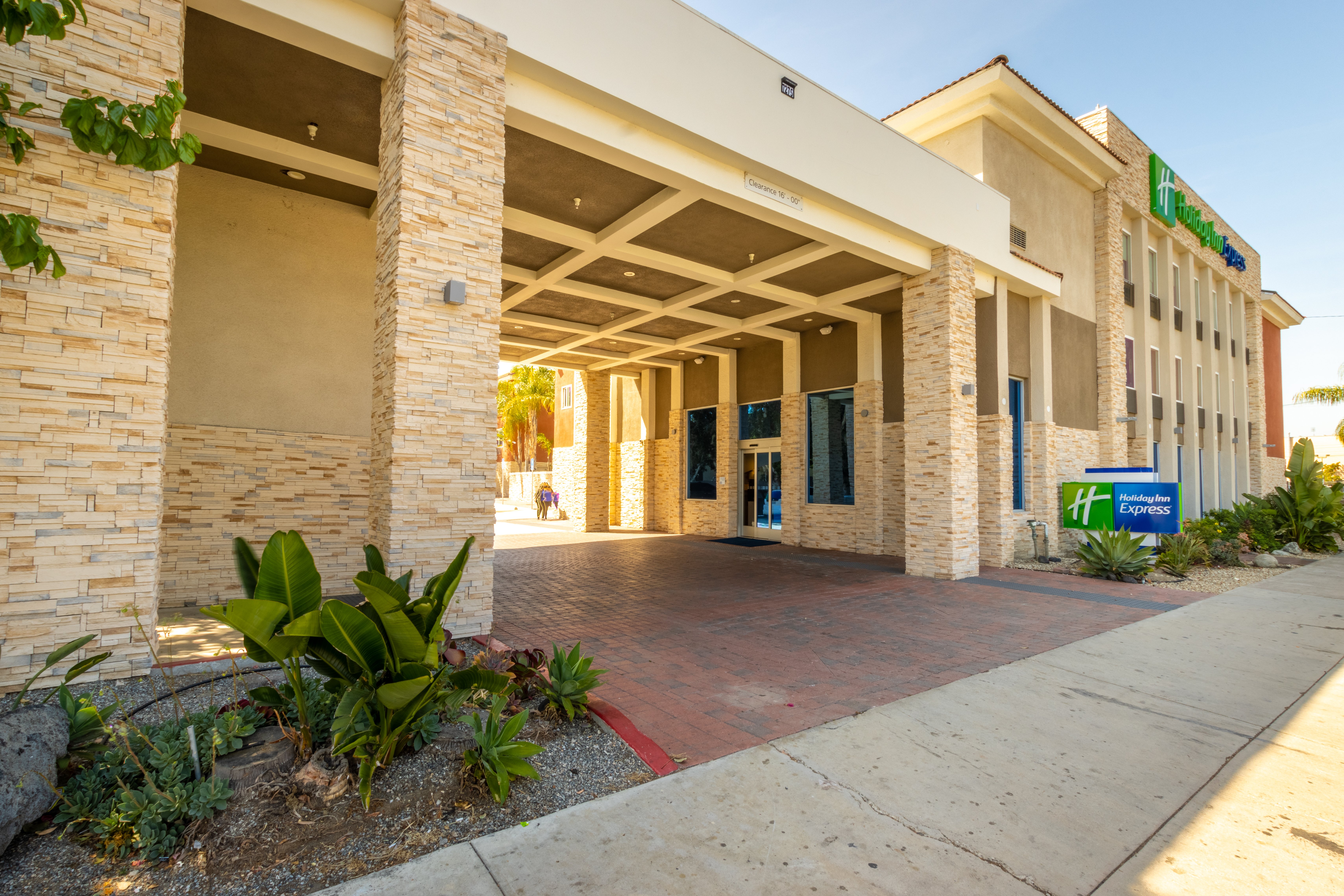 Holiday Inn Express Anaheim West