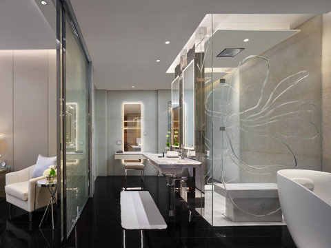 Grand Suite Bathroom
