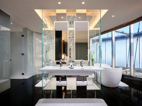 J Suite Bathroom