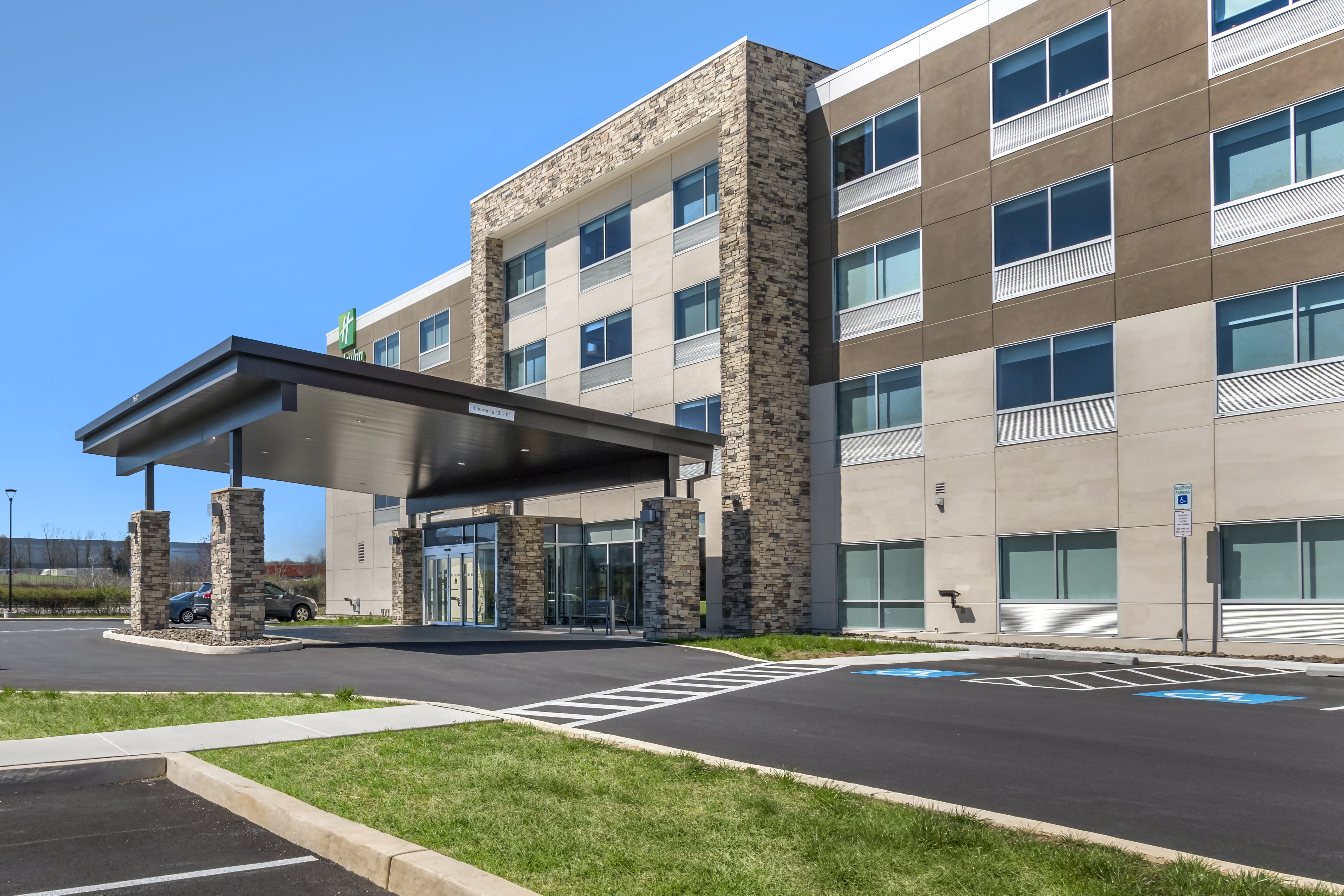Holiday Inn Express/Stes Southwest I-81
