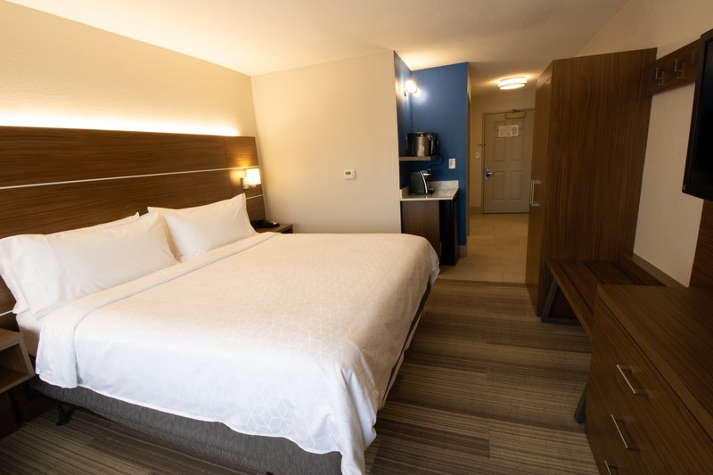 Holiday Inn Express and Suites Manassas