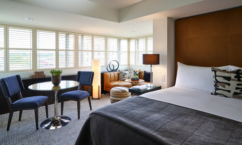 Junior Suite Q Street
